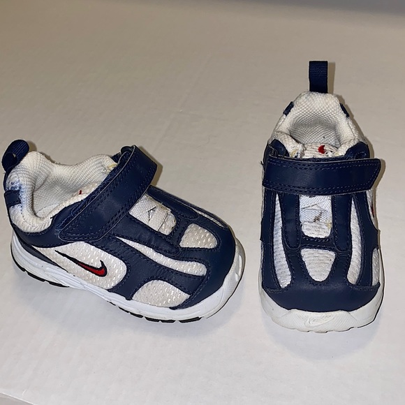 Nike Other - 🍀Need Gone!🍀 🏅👶Nike Baby Sneakers Sz 4C With Velcro Strap